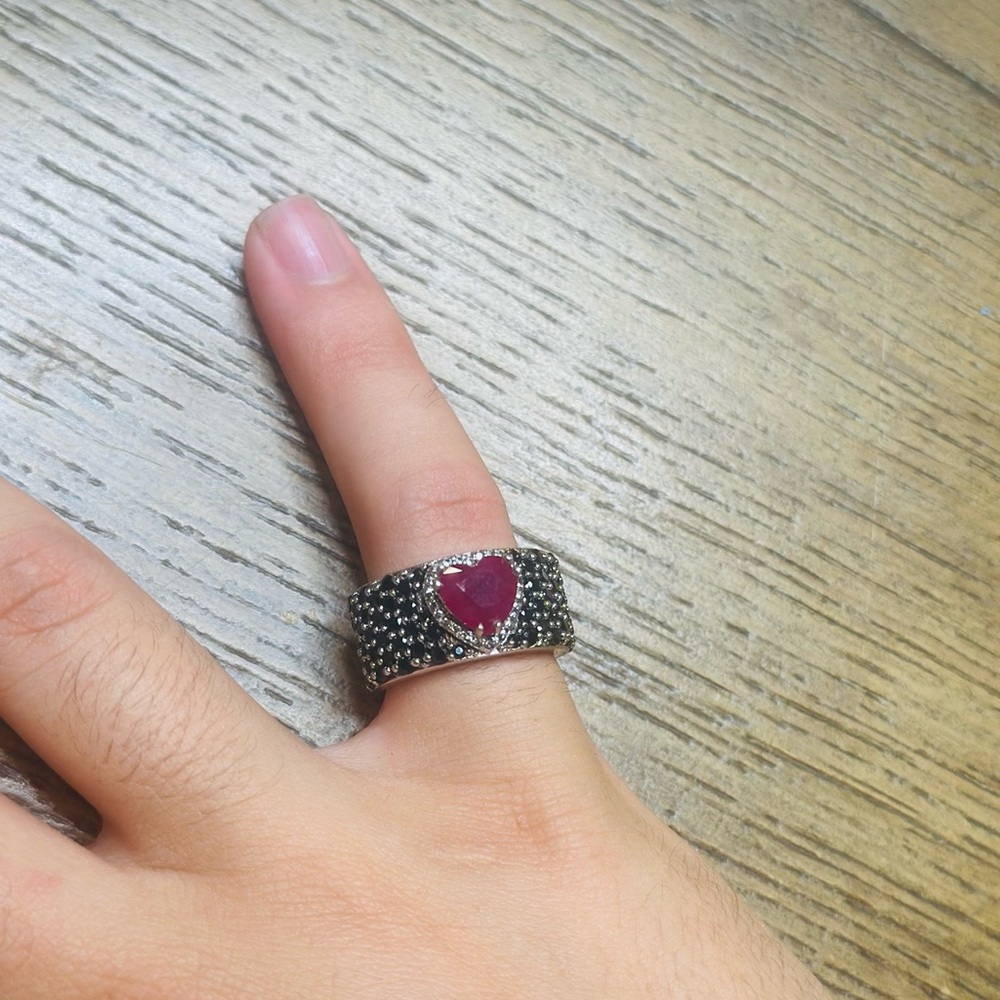 Victoria Wieck Ruby Spinel White Topaz Heart Silver Band Ring Size 7 - Picture 4 of 6